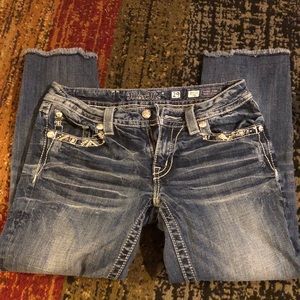 29x25 Miss Me Crop Jeans